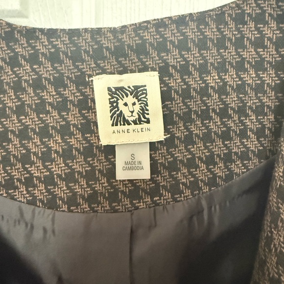 Anne Klein Women's Crewneck Button-Front Blazer - Picture 7 of 7